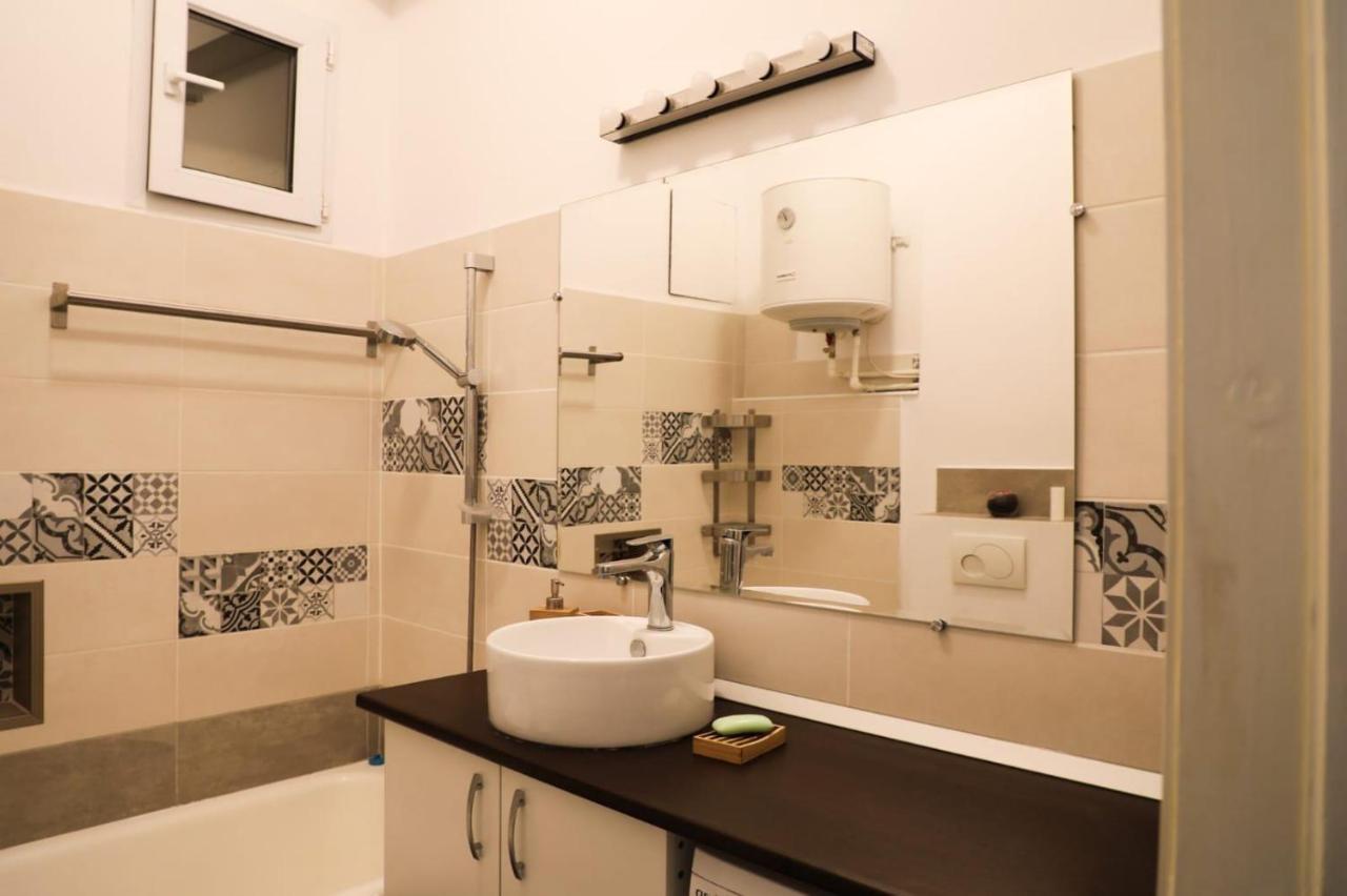 Ultracentral Cozy Apartment Near Old Town Bucharest Exterior photo