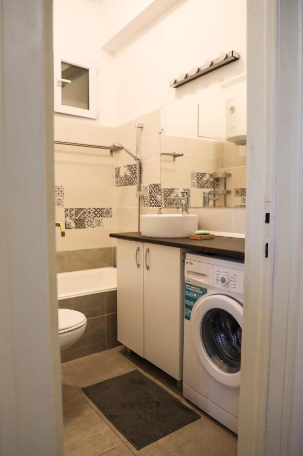 Ultracentral Cozy Apartment Near Old Town Bucharest Exterior photo